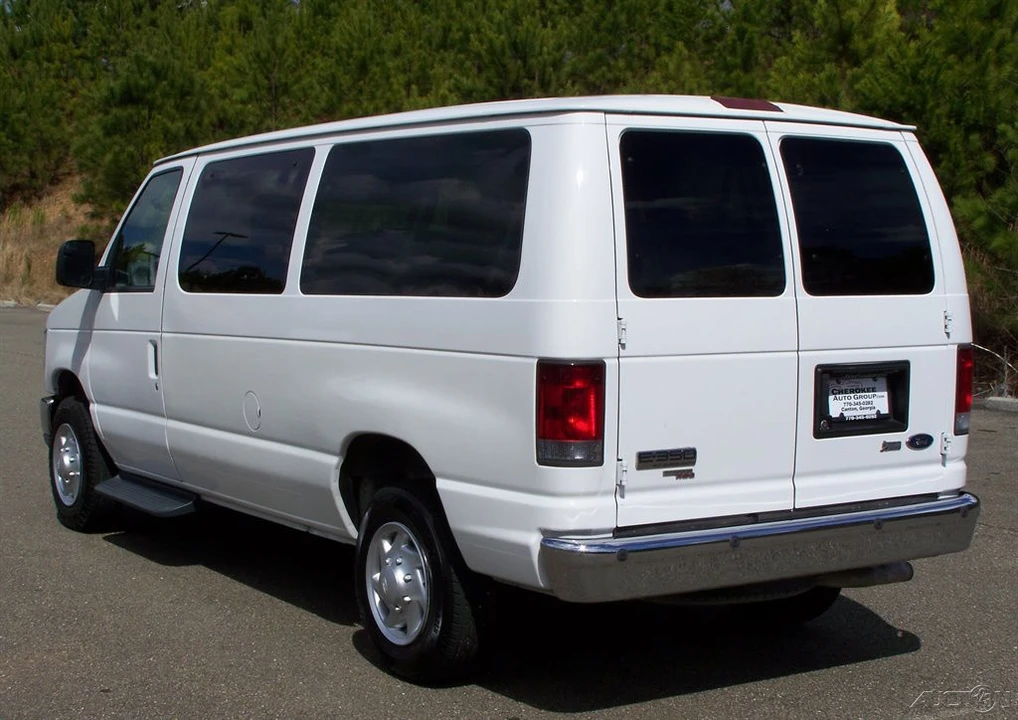 2011 Ford Econoline Van - Image 2 of 21