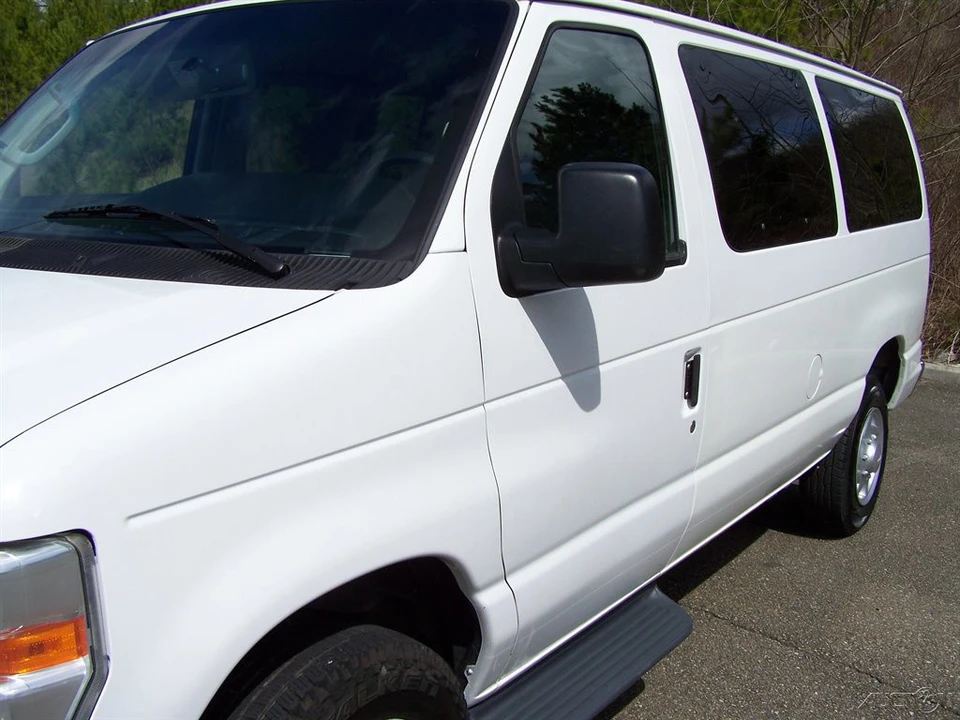 2011 Ford Econoline Van - Image 17 of 21