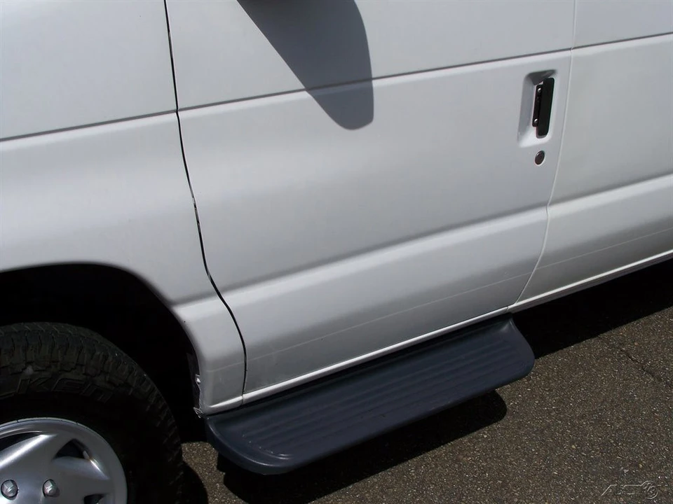 2011 Ford Econoline Van - Image 11 of 21