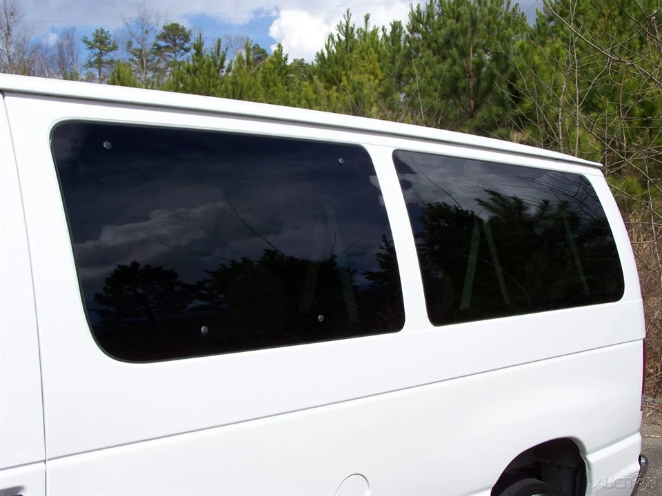 2011 Ford Econoline Van - Image 15 of 21