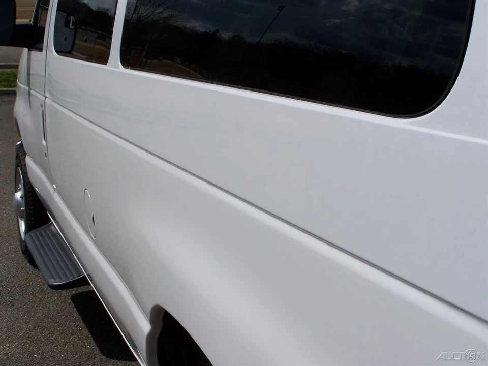 2011 Ford Econoline Van - Image 19 of 21