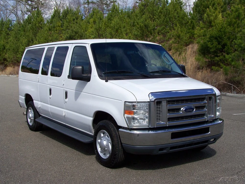 2011 Ford Econoline Van - Image 4 of 21