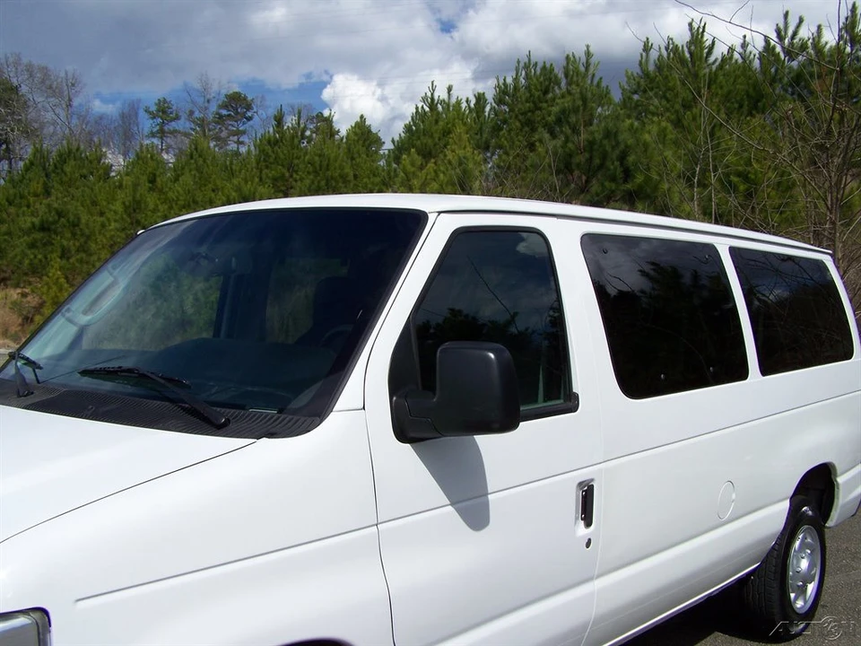 2011 Ford Econoline Van - Image 16 of 21