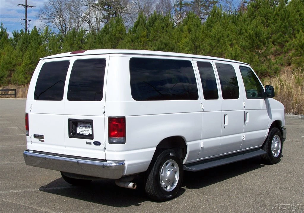 2011 Ford Econoline Van - Image 3 of 21