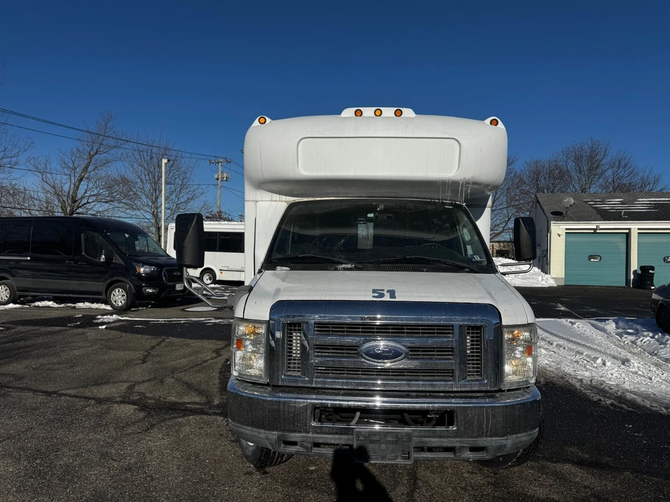2011 Ford Econoline Van - Image 13 of 18