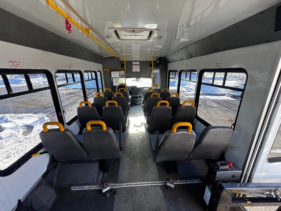 2011 Ford Econoline Van - Image 3 of 18