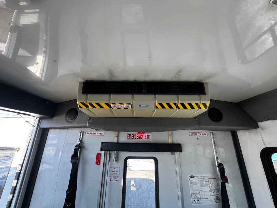 2011 Ford Econoline Van - Image 5 of 18