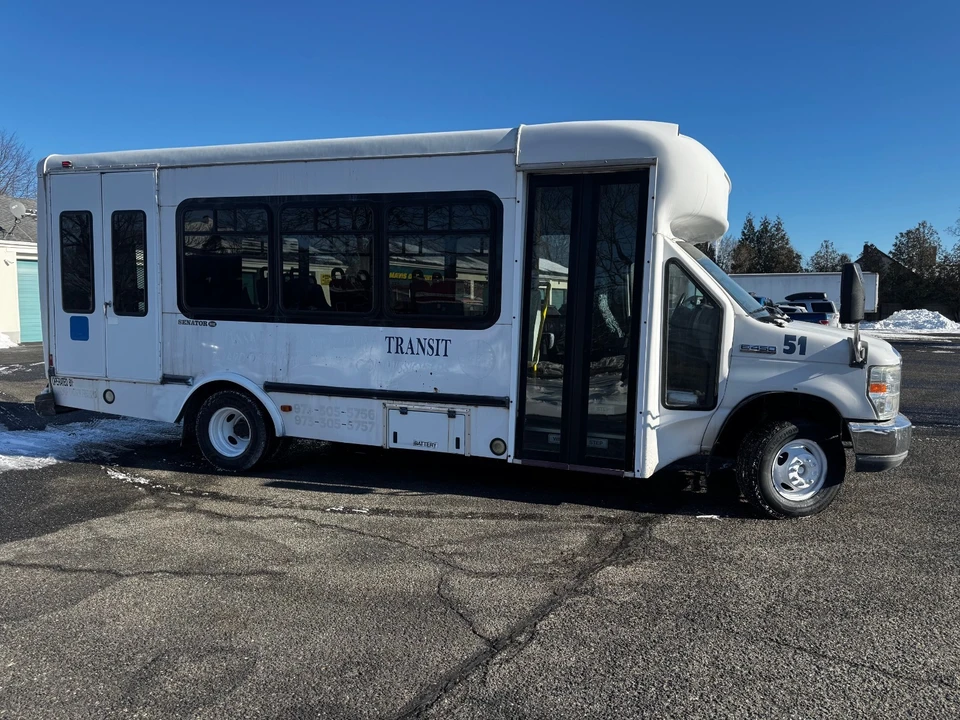 2011 Ford Econoline Van - Image 11 of 18