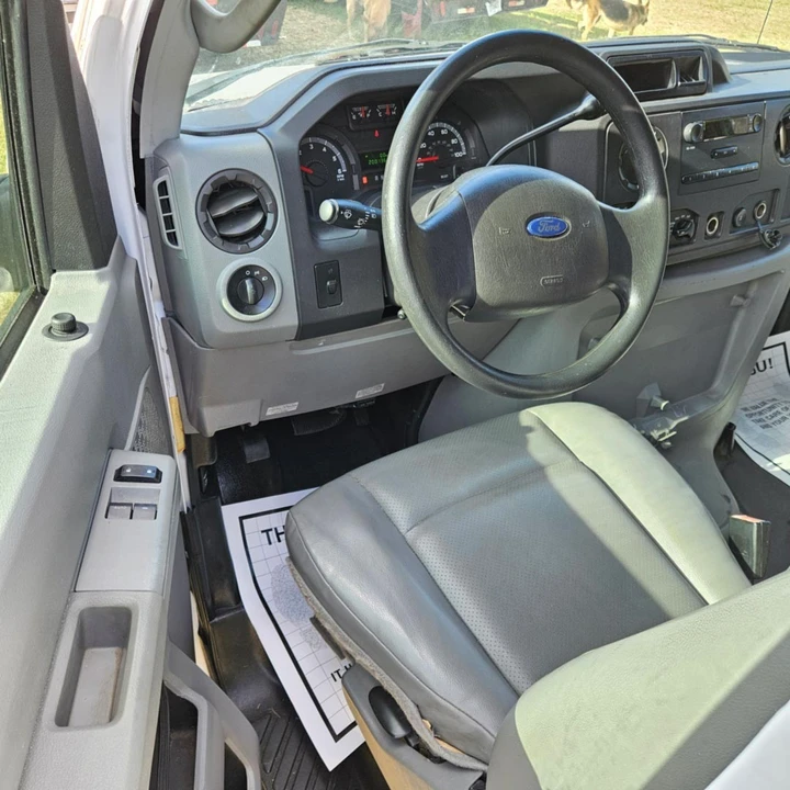 2011 Ford Econoline Van - Image 5 of 16