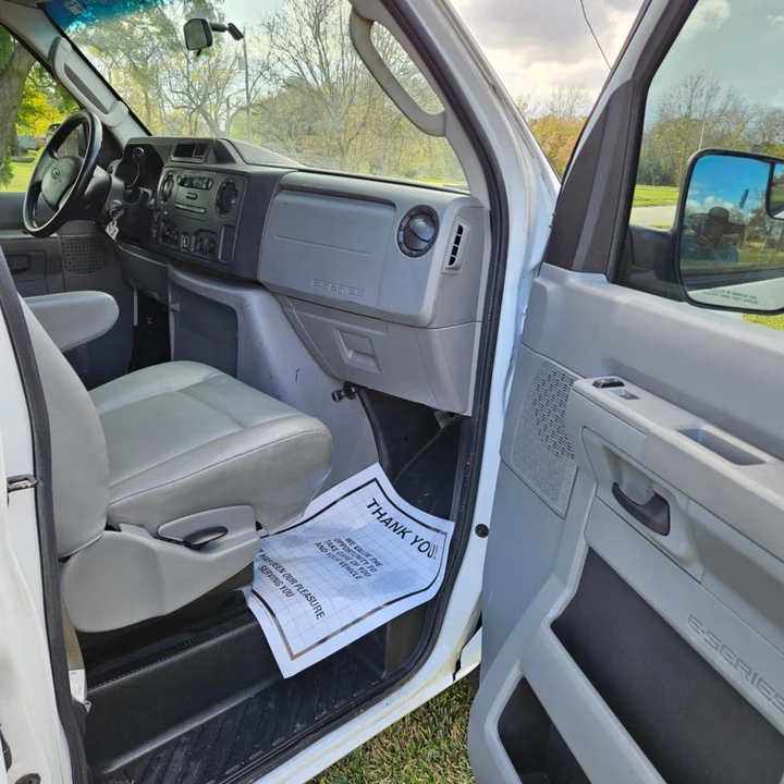 2011 Ford Econoline Van - Image 6 of 16