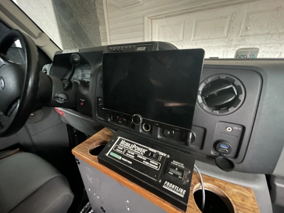 2011 Ford Econoline Van - Image 9 of 20