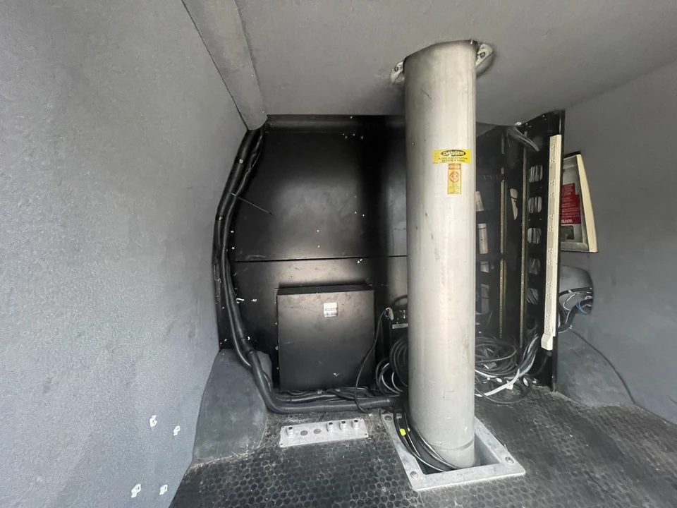 2011 Ford Econoline Van - Image 15 of 20
