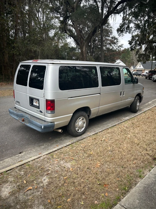 2011 Ford Econoline Van - Image 3 of 21
