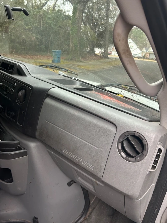 2011 Ford Econoline Van - Image 16 of 21