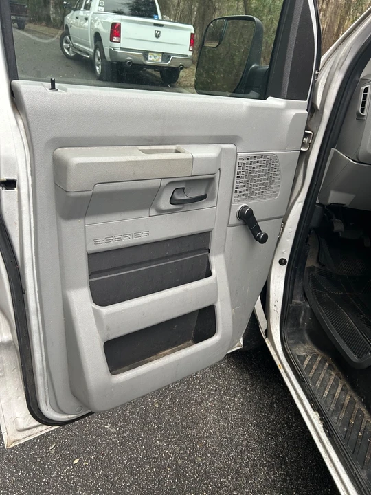 2011 Ford Econoline Van - Image 5 of 21