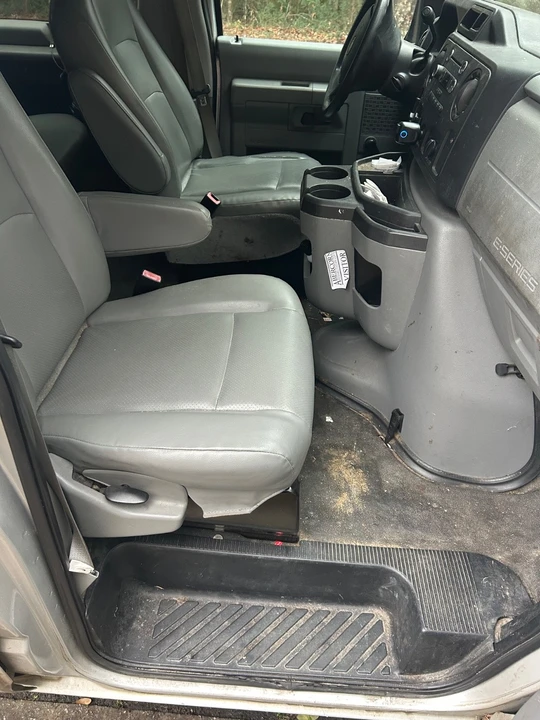 2011 Ford Econoline Van - Image 18 of 21