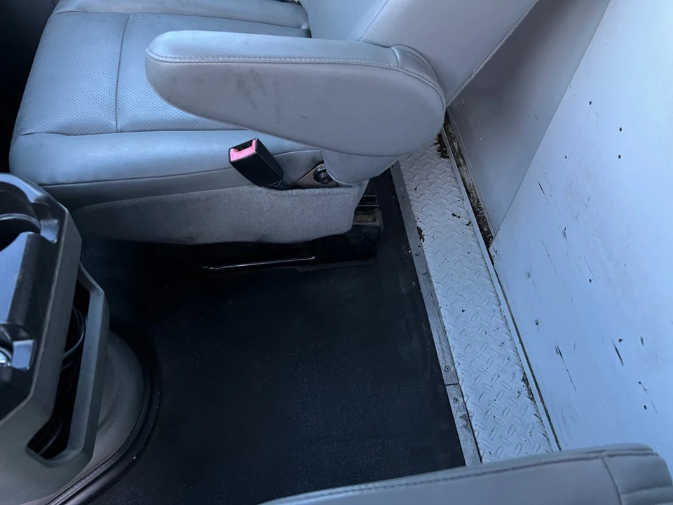 2011 Ford Econoline Van - Image 11 of 21
