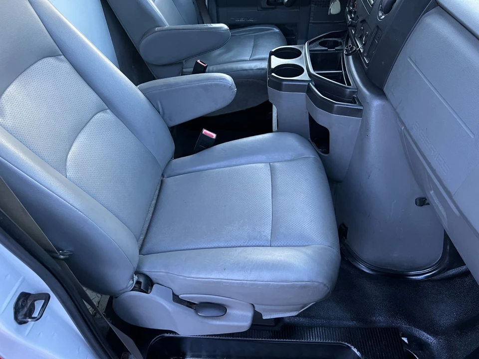2011 Ford Econoline Van - Image 12 of 21