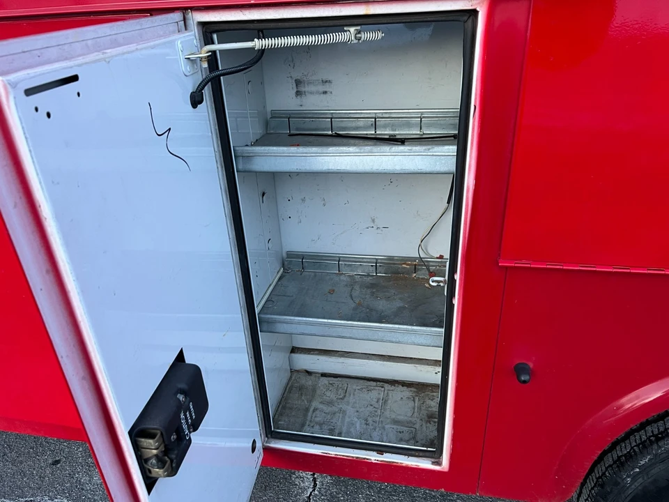 2011 Ford Econoline Van - Image 18 of 21