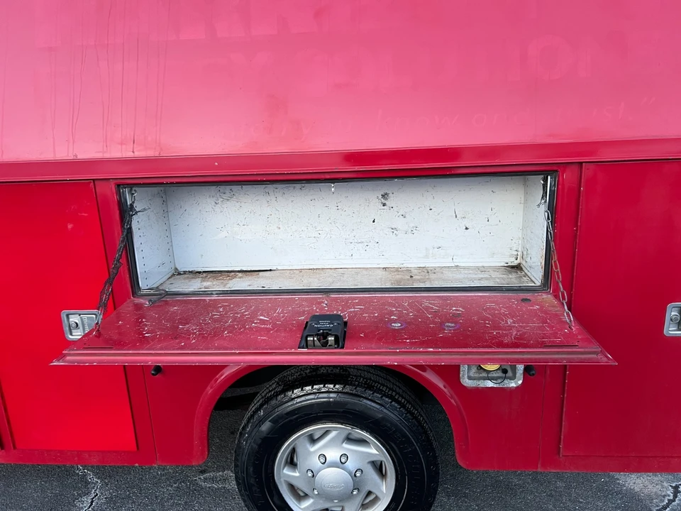 2011 Ford Econoline Van - Image 19 of 21