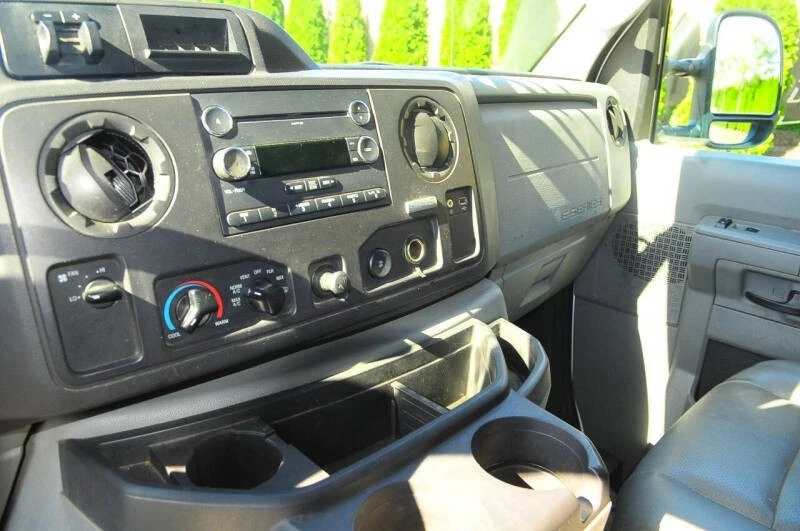 2011 Ford Econoline Van - Image 11 of 21