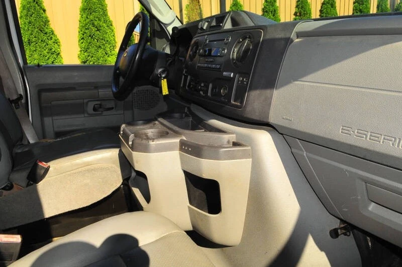 2011 Ford Econoline Van - Image 17 of 21
