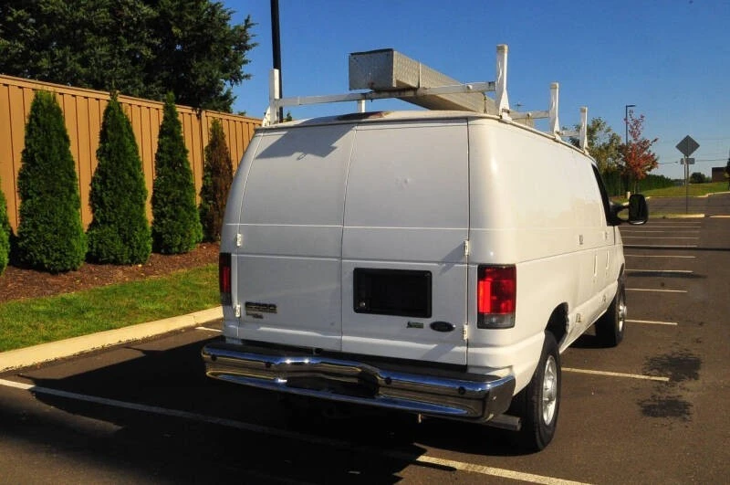 2011 Ford Econoline Van - Image 5 of 21