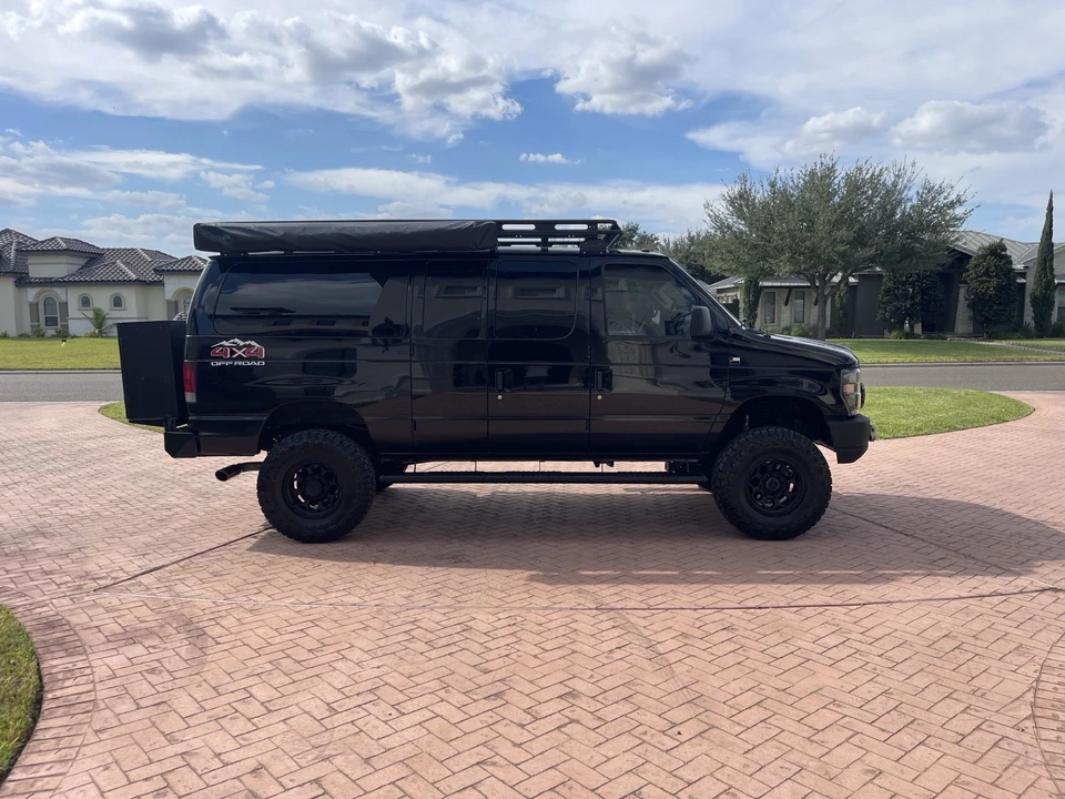 2011 Ford Econoline Van - Image 2 of 21