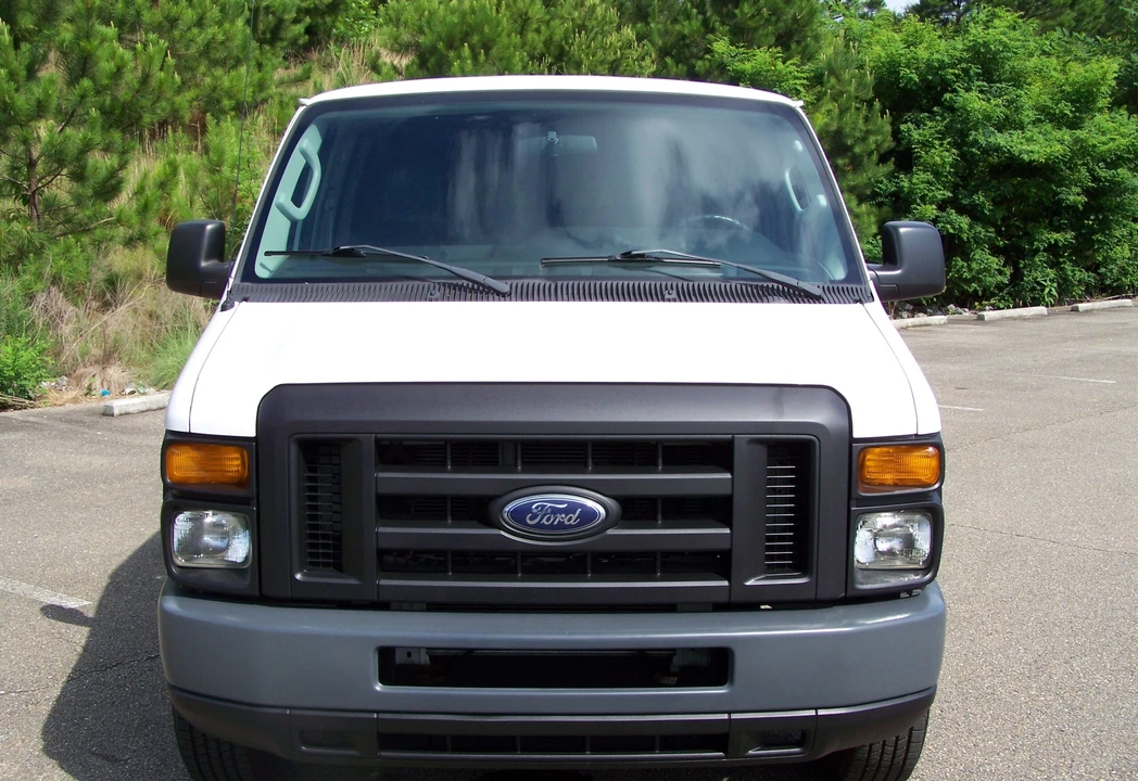 2011 Ford Econoline Van - Image 8 of 31