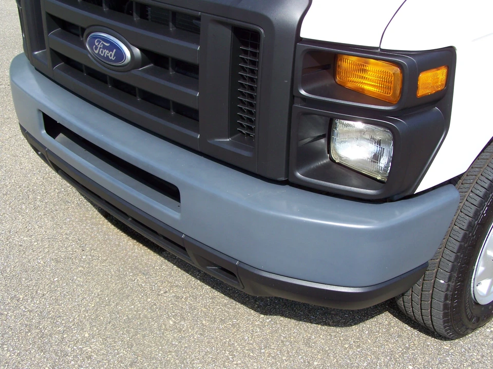 2011 Ford Econoline Van - Image 11 of 31