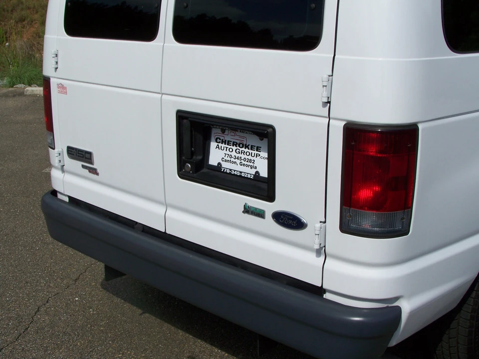 2011 Ford Econoline Van - Image 17 of 31