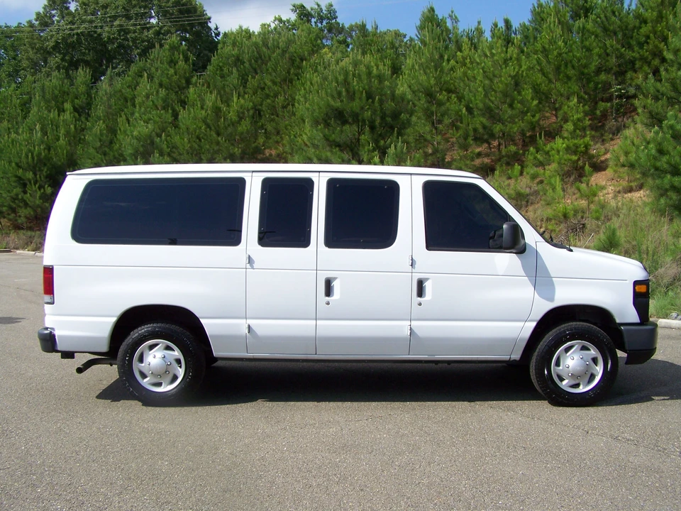 2011 Ford Econoline Van - Image 6 of 31