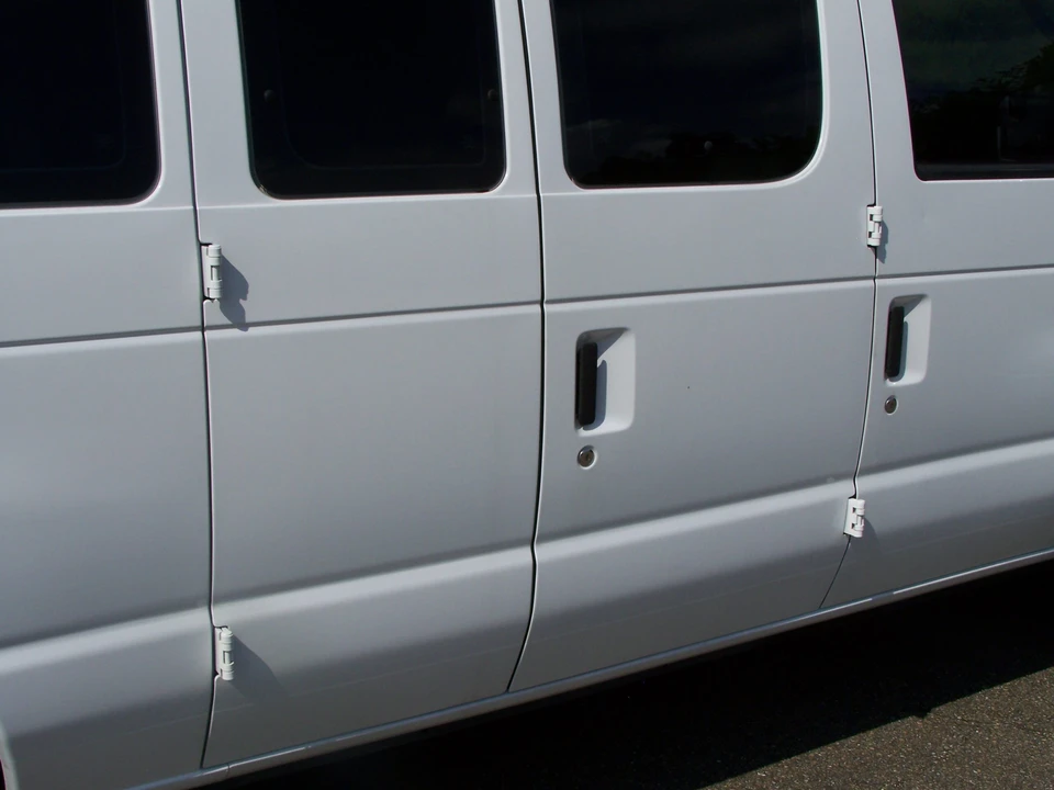 2011 Ford Econoline Van - Image 21 of 31
