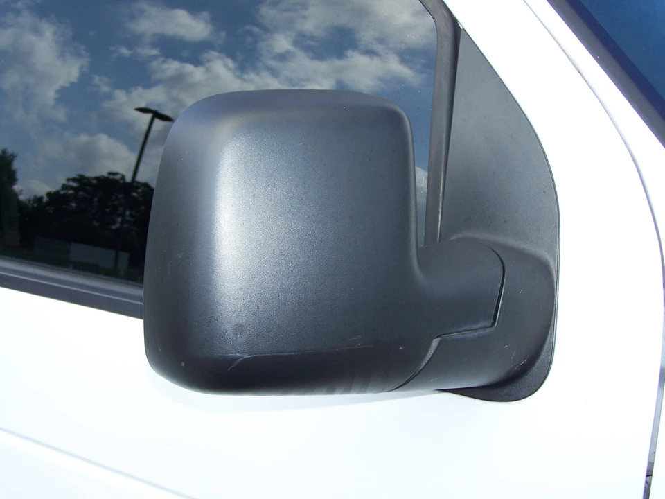 2011 Ford Econoline Van - Image 28 of 31