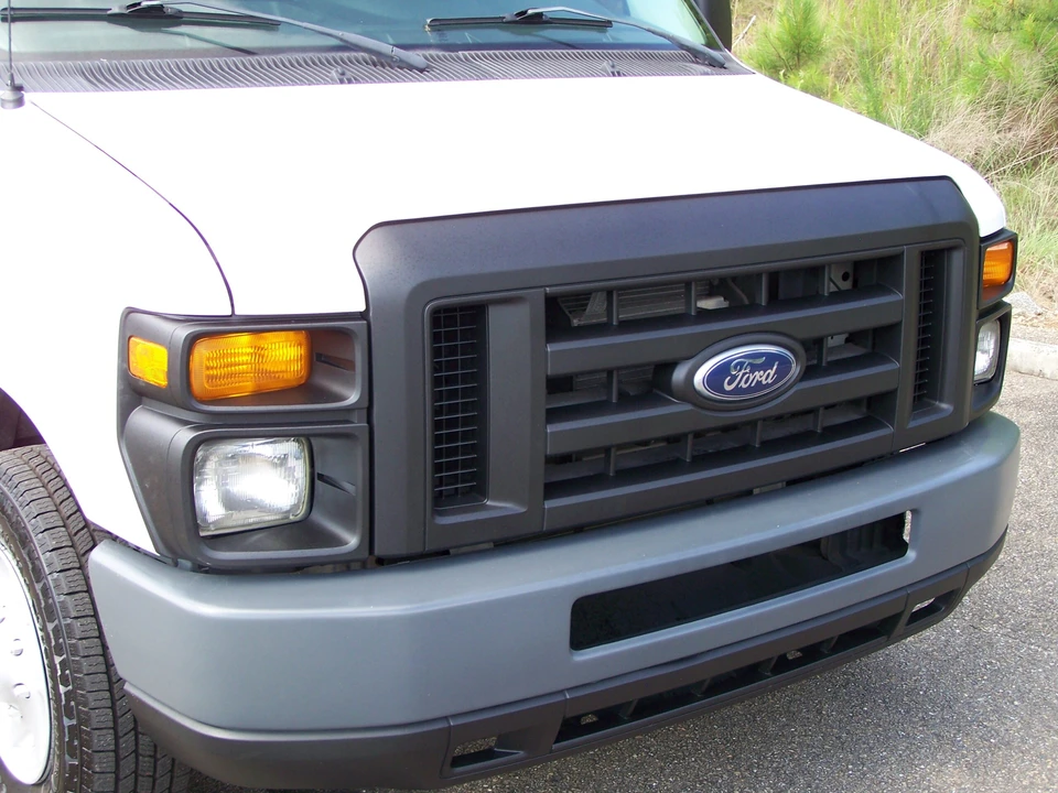 2011 Ford Econoline Van - Image 9 of 31