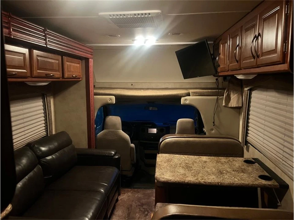 2011 Ford Econoline Van - Image 5 of 7