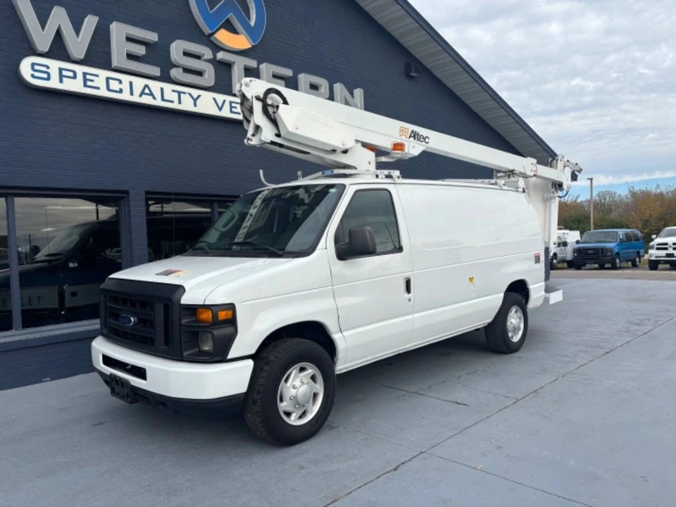 2011 Ford Econoline Van - Image 8 of 12