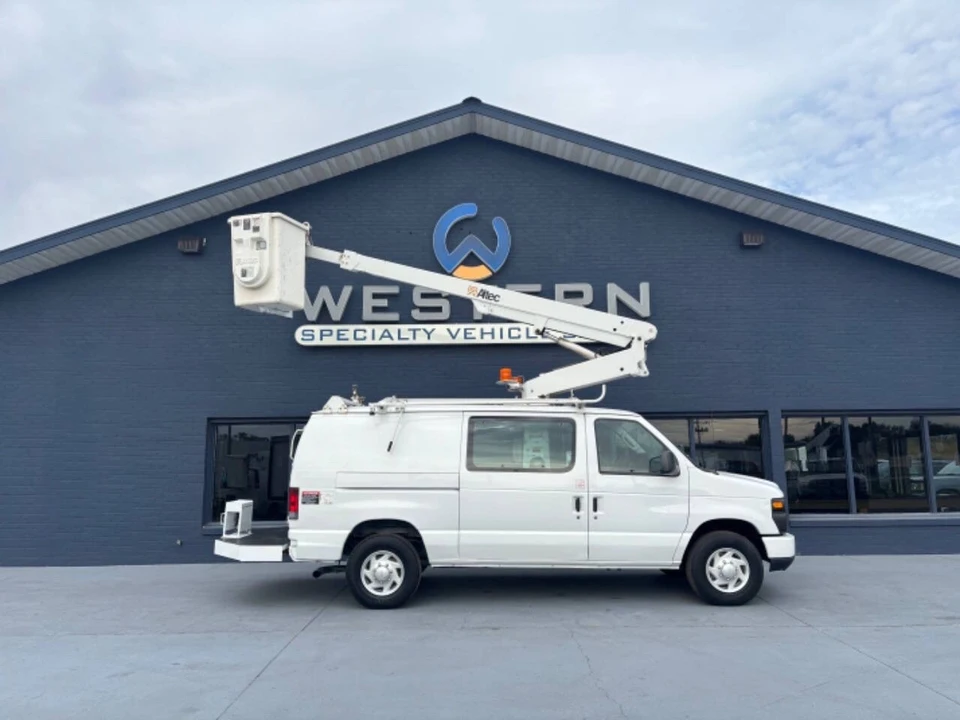 2011 Ford Econoline Van - Image 9 of 12