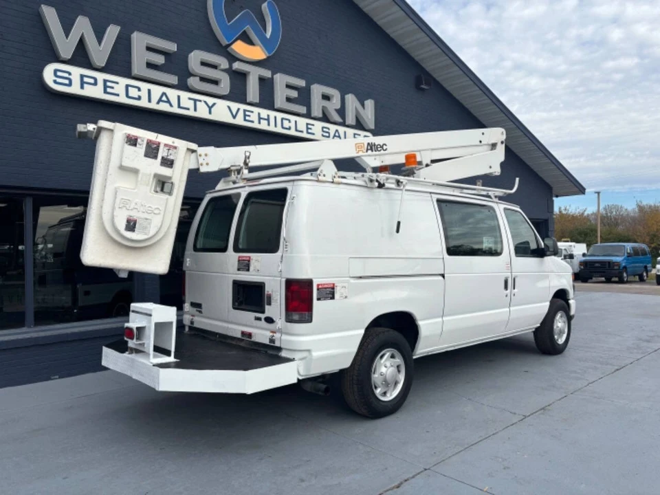 2011 Ford Econoline Van - Image 7 of 12