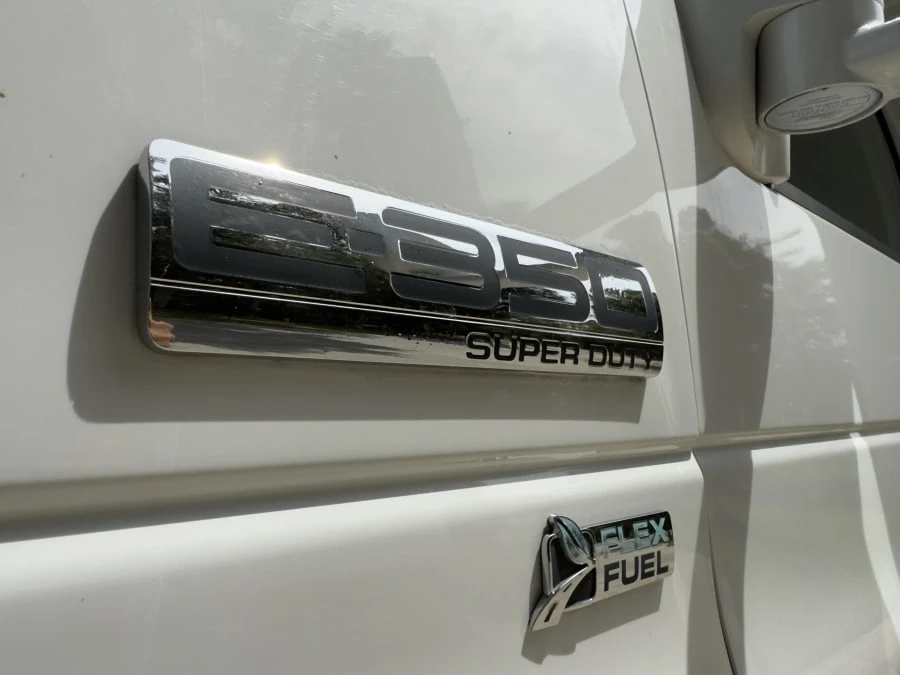 2011 Ford Econoline Van - Image 9 of 31
