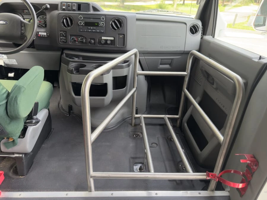2011 Ford Econoline Van - Image 23 of 31