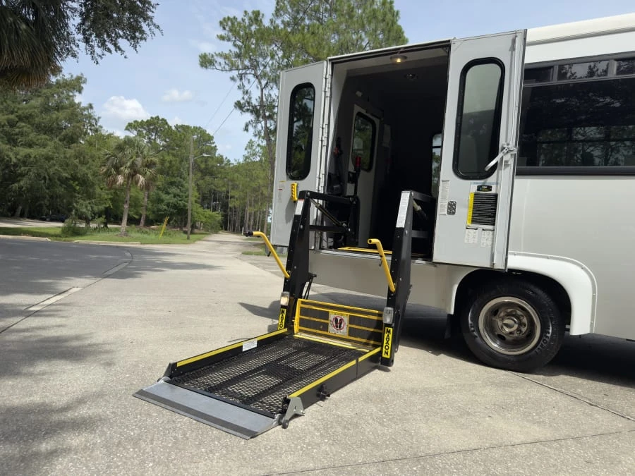 2011 Ford Econoline Van - Image 10 of 31