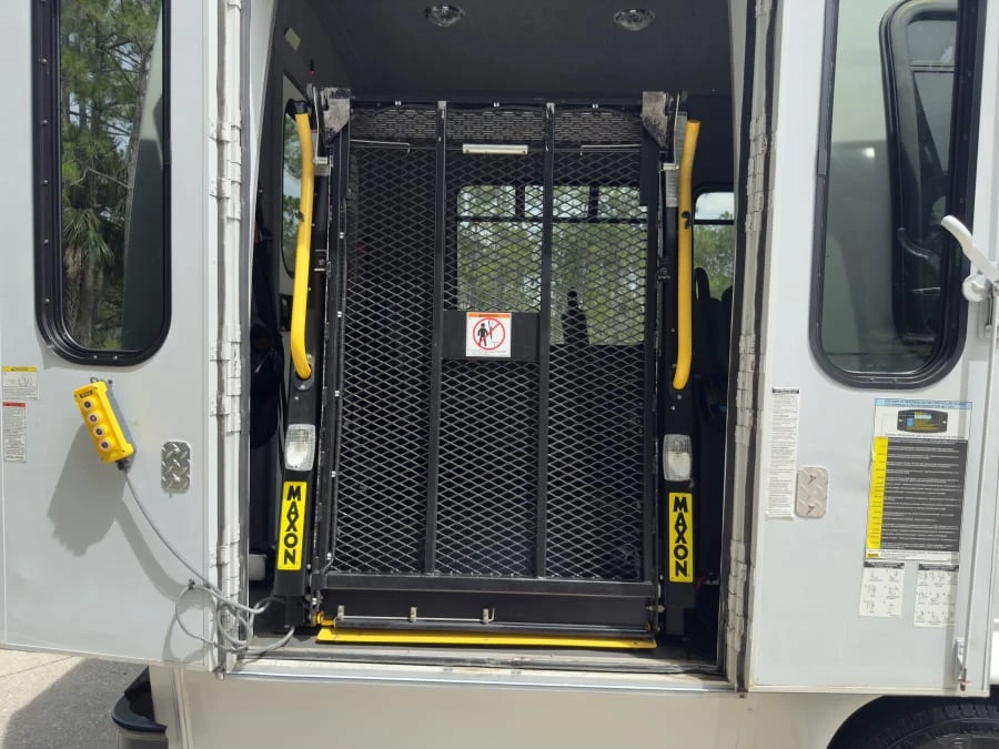 2011 Ford Econoline Van - Image 31 of 31