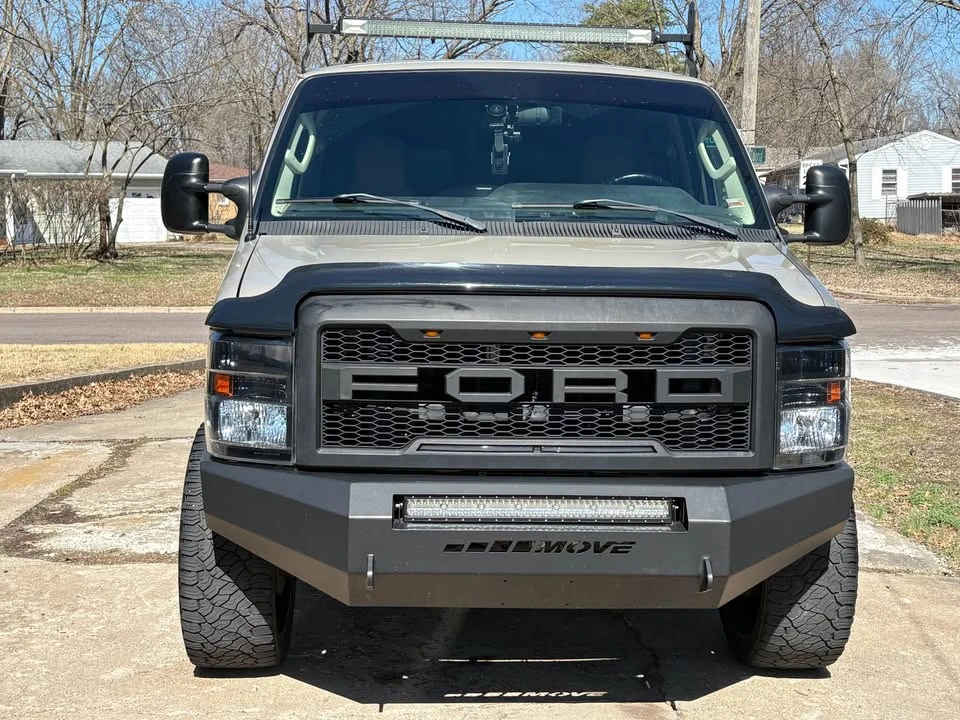 2011 Ford Econoline Van - Image 3 of 10