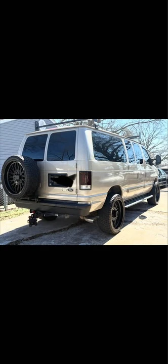 2011 Ford Econoline Van - Image 4 of 10
