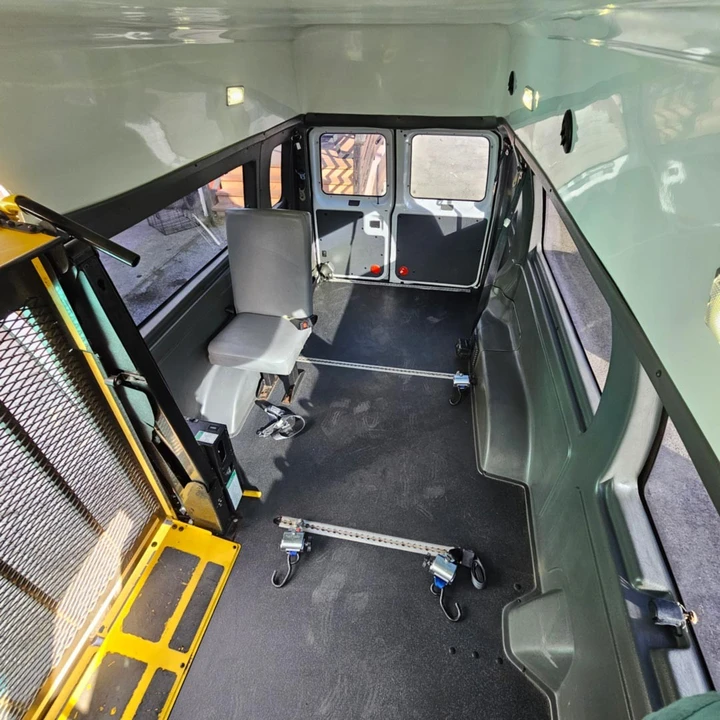 2011 Ford Econoline Van - Image 9 of 16