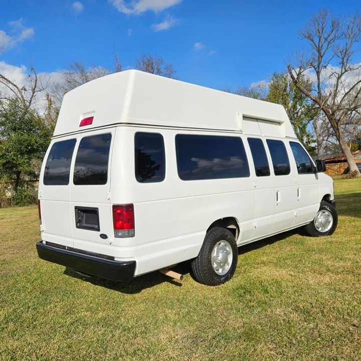 2011 Ford Econoline Van - Image 3 of 16