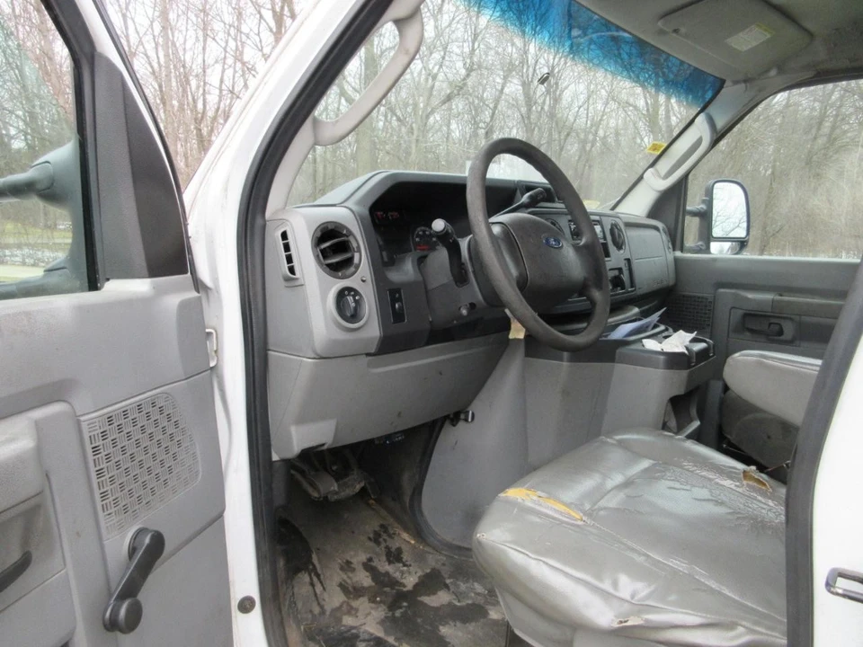 2011 Ford Econoline Van - Image 19 of 21
