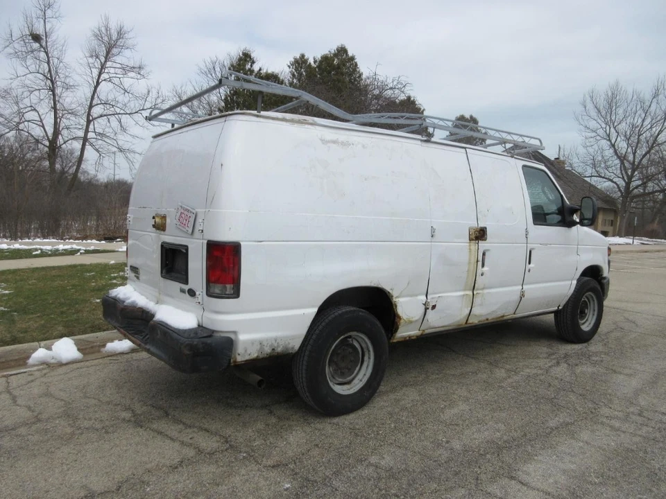 2011 Ford Econoline Van - Image 5 of 21