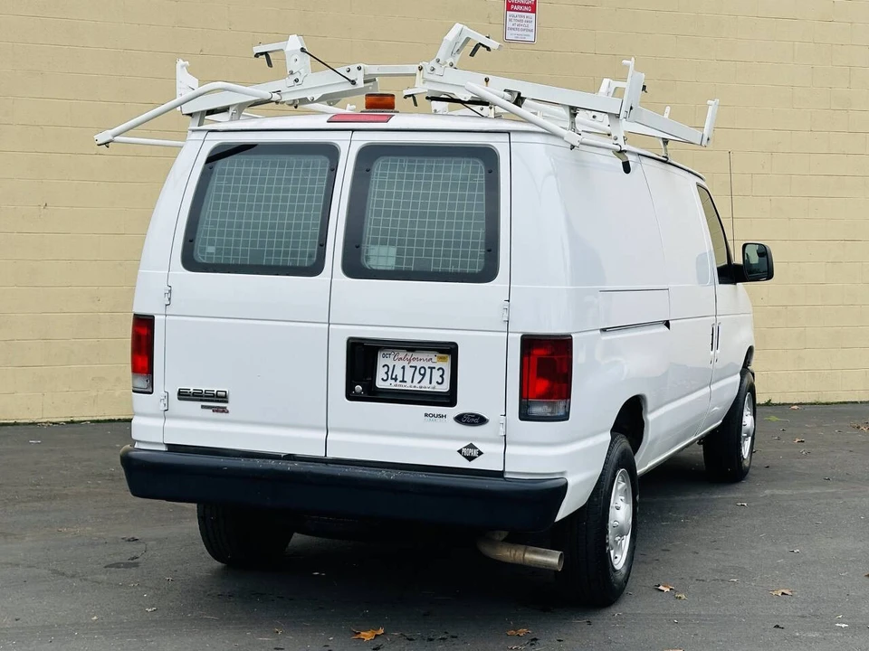 2011 Ford Econoline Van - Image 8 of 21